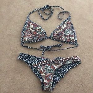 Lucky Brand 2 -piece cheeky swim suit